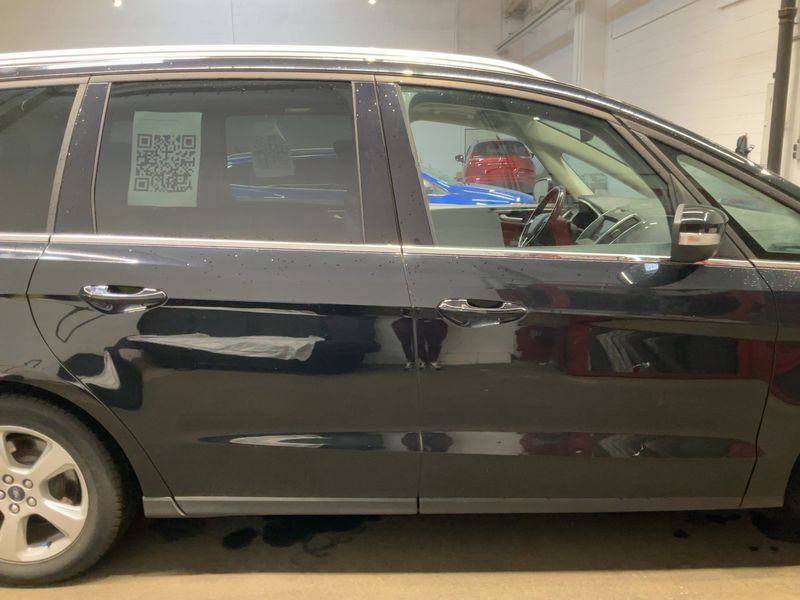 Ford Galaxy 1.5 EcoBoost Titanium — zdjęcie 7