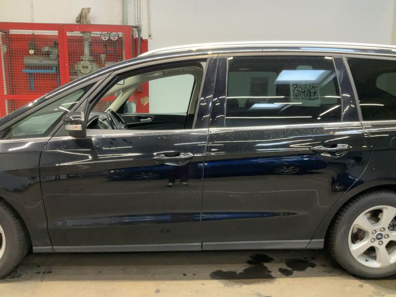 Ford Galaxy 1.5 EcoBoost Titanium — zdjęcie 4
