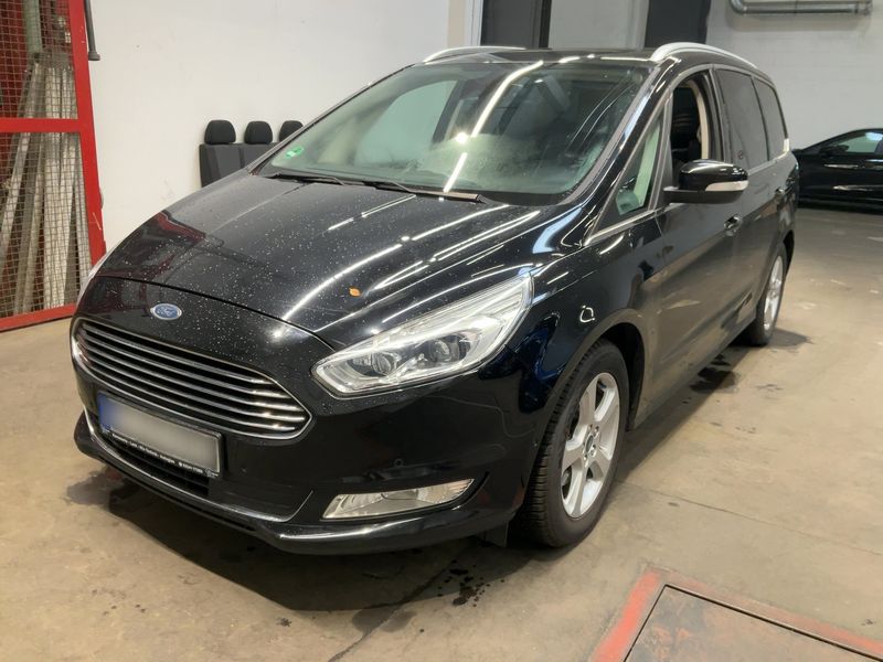 Ford Galaxy 1.5 EcoBoost Titanium — zdjęcie 1