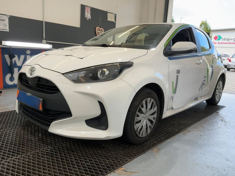 Toyota Yaris 1.0 Comfort — zdjęcie 2