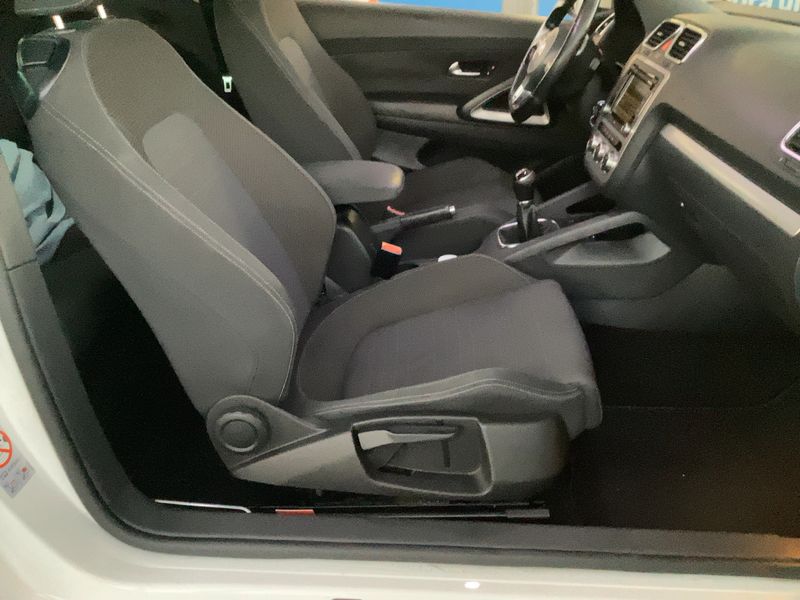 Volkswagen Scirocco 1.4 TSI — zdjęcie 11