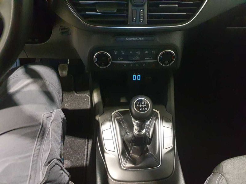 Ford Focus 1.5 TDCi EcoBlue Active — zdjęcie 15