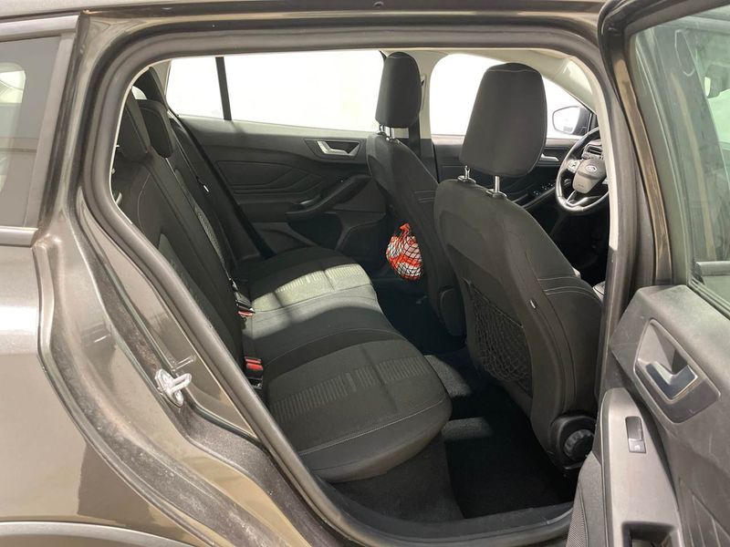 Ford Focus 1.5 TDCi EcoBlue Active — zdjęcie 9