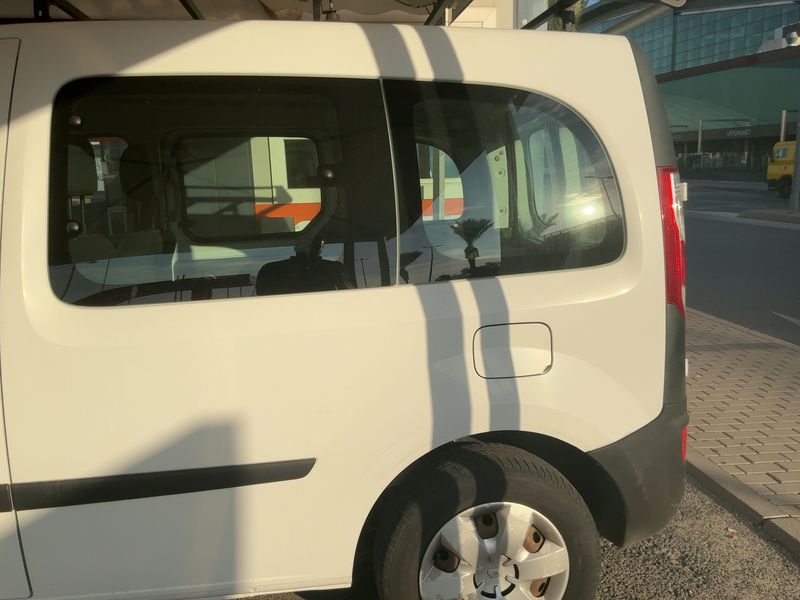 Renault Kangoo 1.5 dCi Profesional — zdjęcie 16