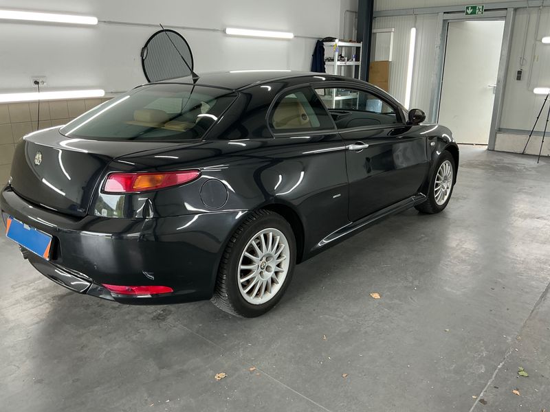 Alfa Romeo Alfa GT 1.8 TS Distinctive — zdjęcie 2