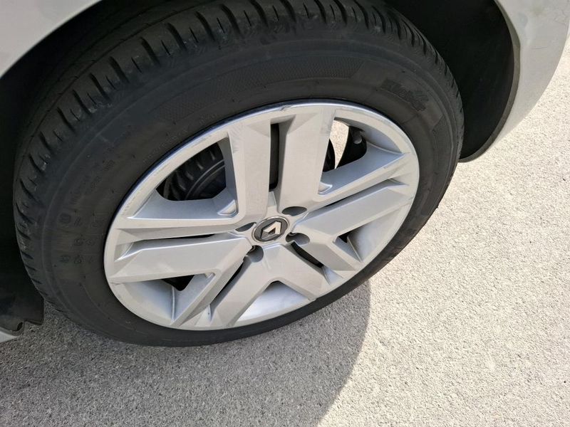 Renault Clio 1.5 BLUE dCi Business — zdjęcie 15