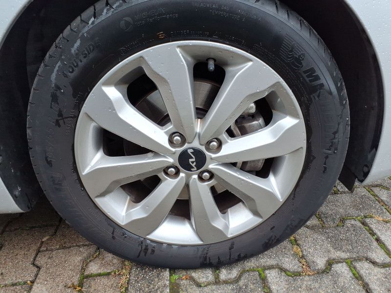 Kia Rio 1.0 TGDI Vision — zdjęcie 18