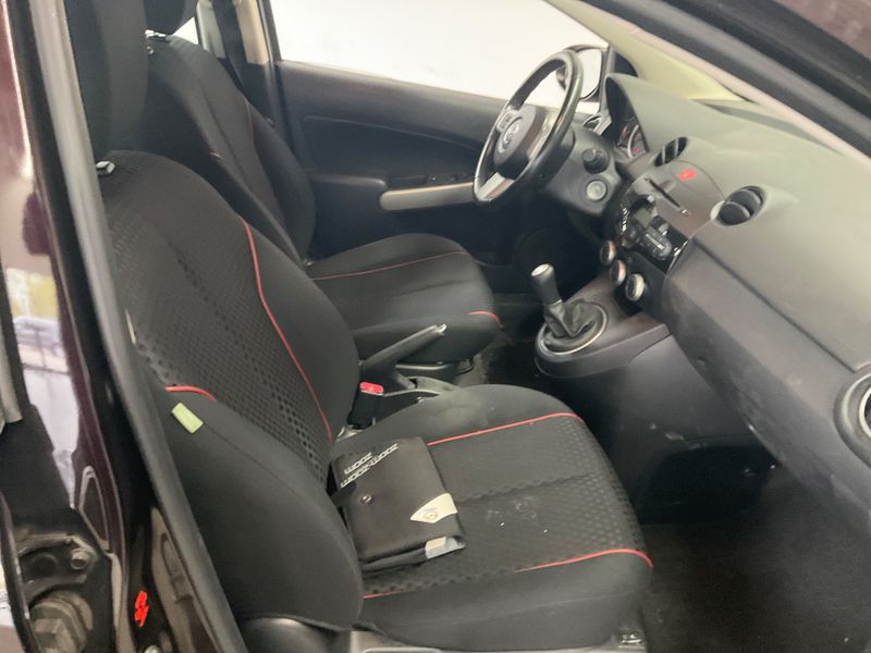 Mazda 2 1.3 Active — zdjęcie 3