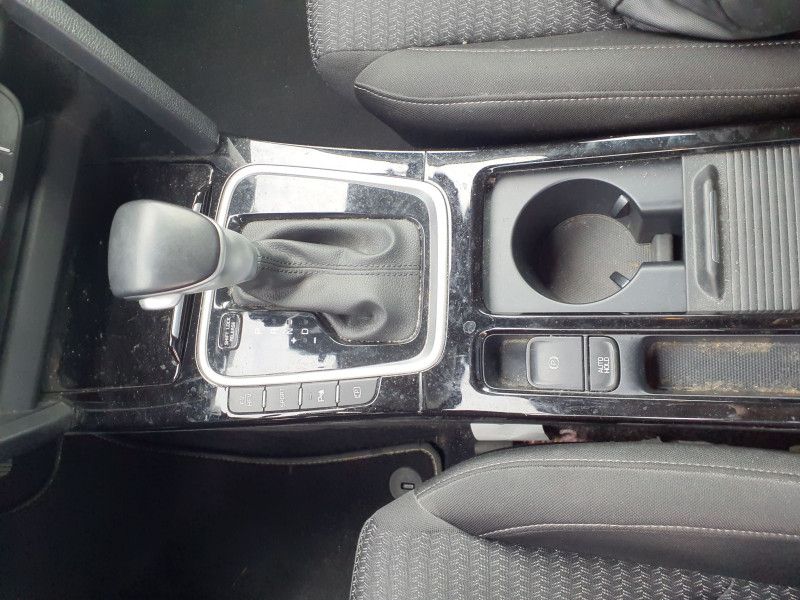 Kia cee'd 1.6 Plug-in Hybrid Vision — zdjęcie 24