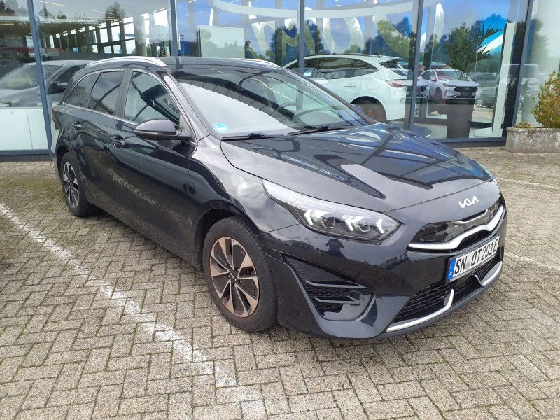 Kia cee'd 1.6 Plug-in Hybrid Vision — zdjęcie 1