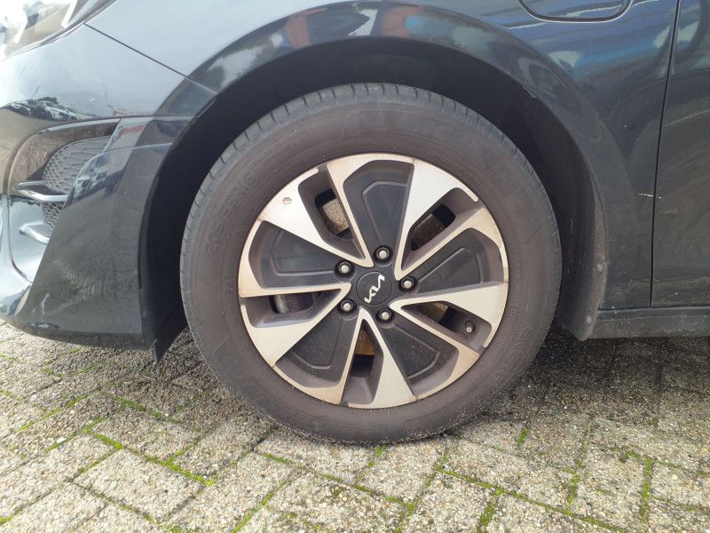 Kia cee'd 1.6 Plug-in Hybrid Vision — zdjęcie 15