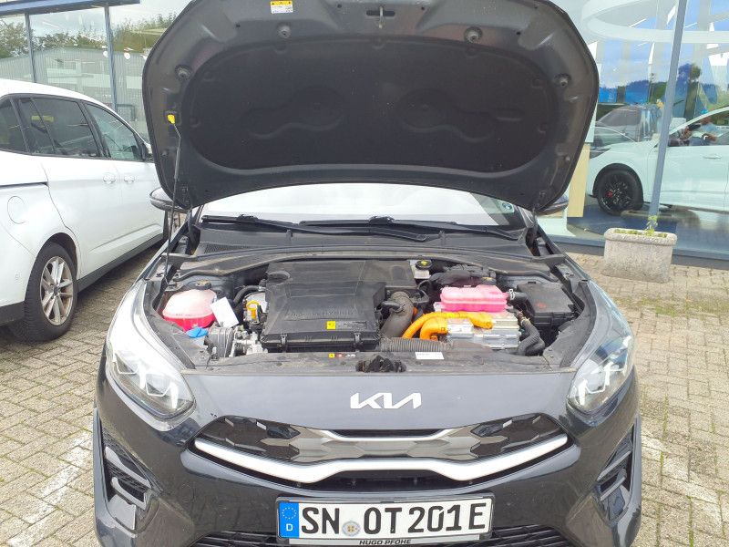 Kia cee'd 1.6 Plug-in Hybrid Vision — zdjęcie 18