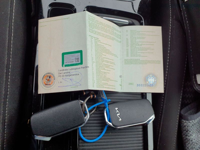Kia cee'd 1.6 Plug-in Hybrid Vision — zdjęcie 12