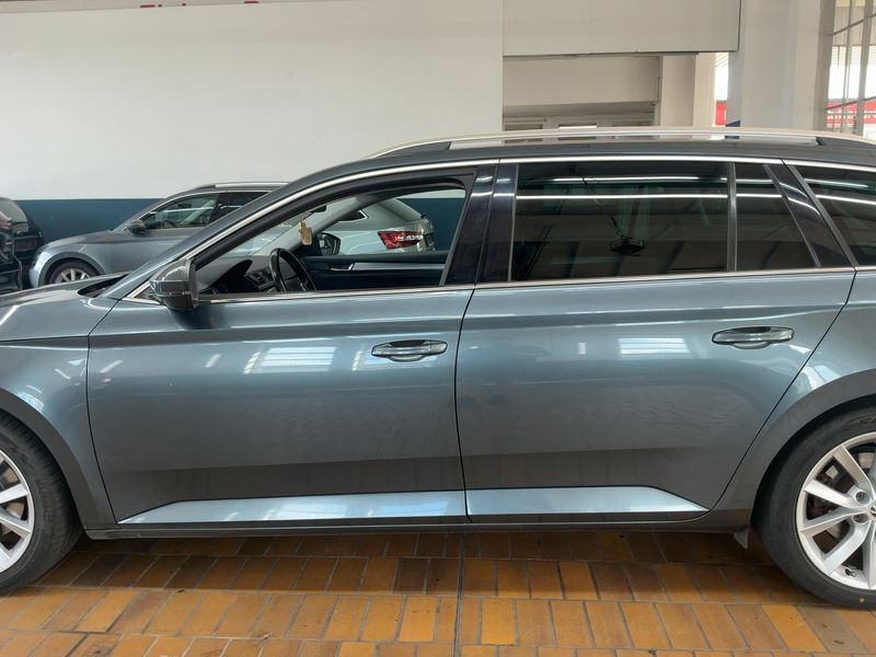 Skoda Superb 2.0 TDI Style — zdjęcie 4
