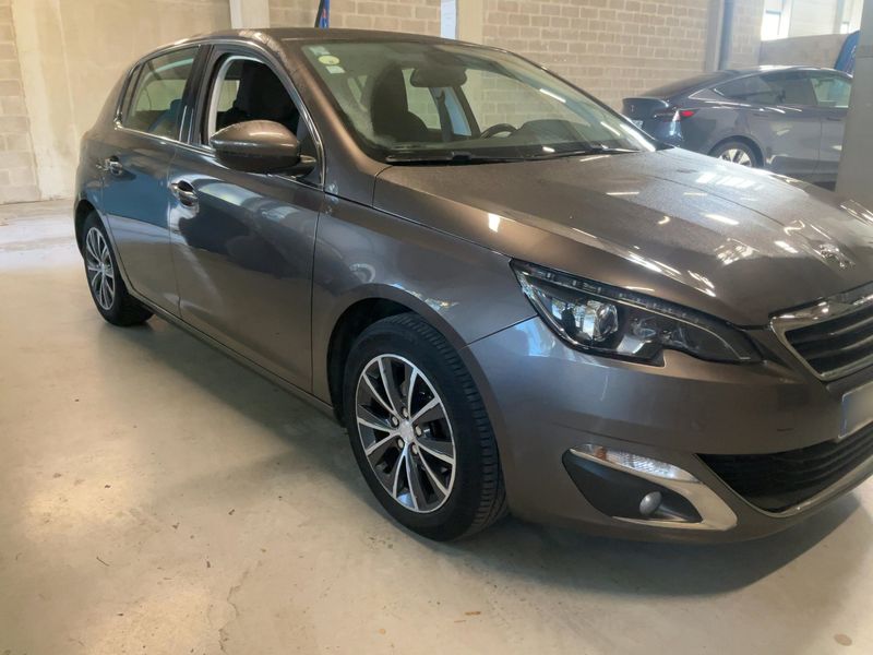 Peugeot 308 1.6 e-HDi Allure — zdjęcie 8