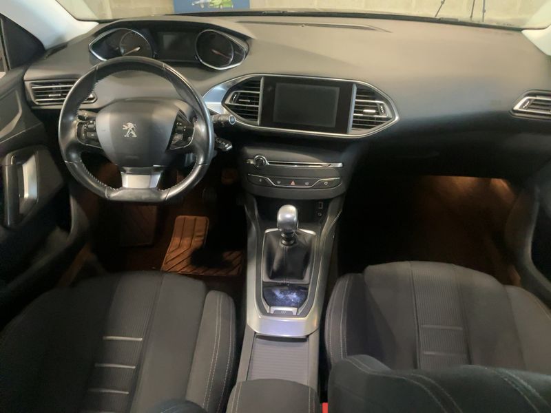Peugeot 308 1.6 e-HDi Allure — zdjęcie 12
