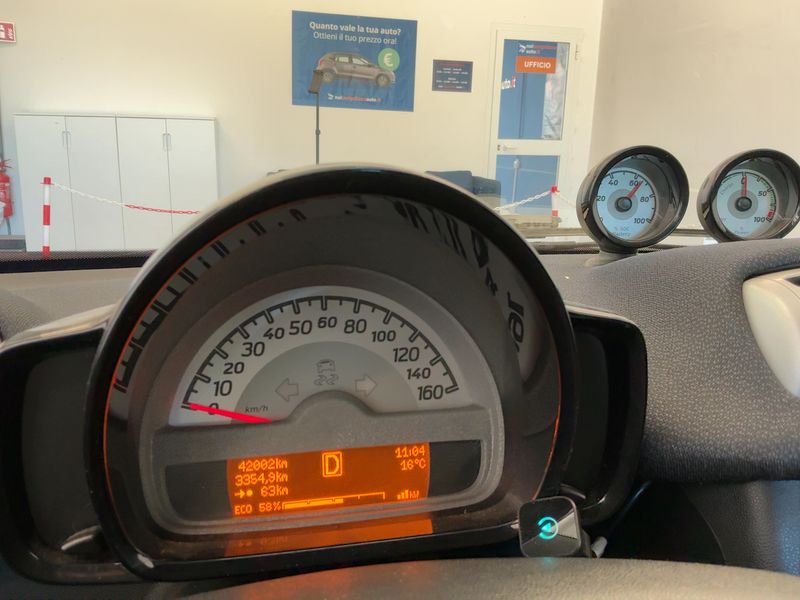 Smart fortwo electric drive 55 kW Electric drive Standard — zdjęcie 13
