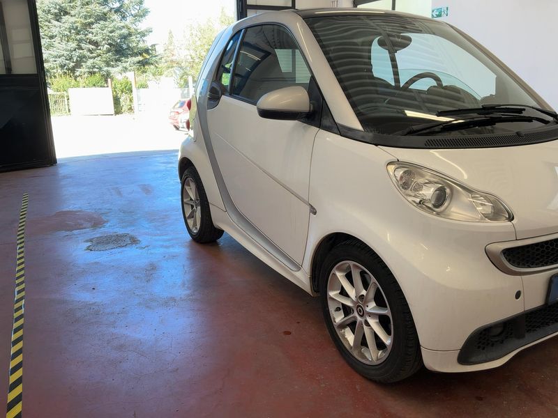 Smart fortwo electric drive 55 kW Electric drive Standard — zdjęcie 8
