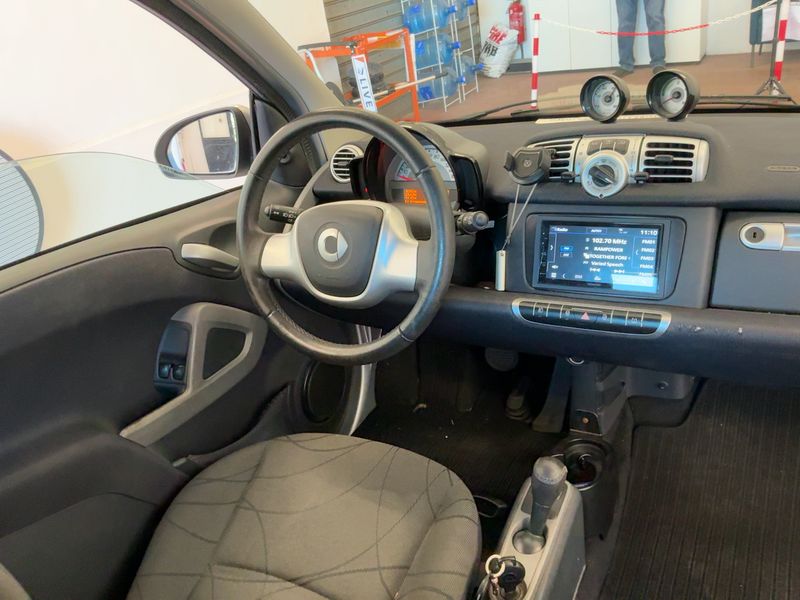Smart fortwo electric drive 55 kW Electric drive Standard — zdjęcie 12