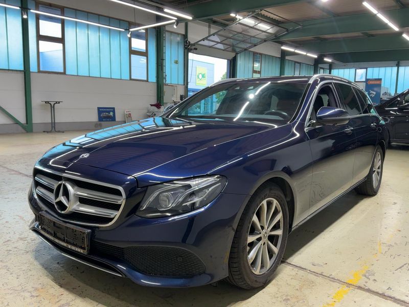 Mercedes-Benz E-Klasse E 200 d T Avantgarde — zdjęcie 1