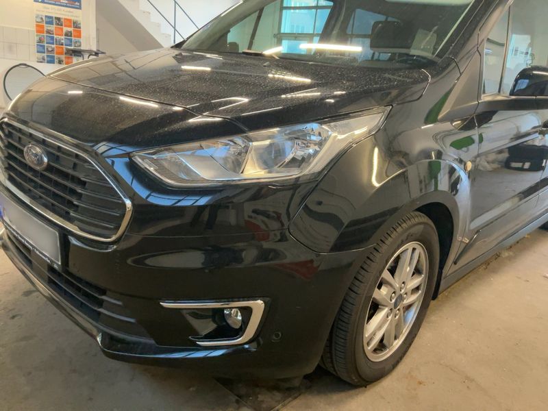 Ford Grand Tourneo Connect 1.5 TDCi EcoBlue Titanium — zdjęcie 2