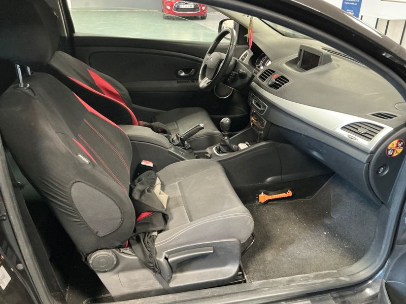 Renault Megane 1.6 — zdjęcie 3