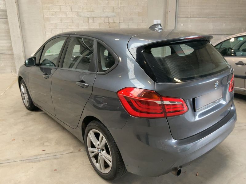 BMW 2er 218i Active Tourer Basis — zdjęcie 3