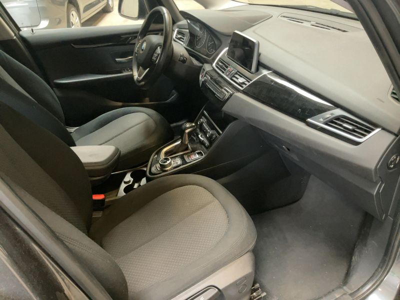BMW 2er 218i Active Tourer Basis — zdjęcie 11