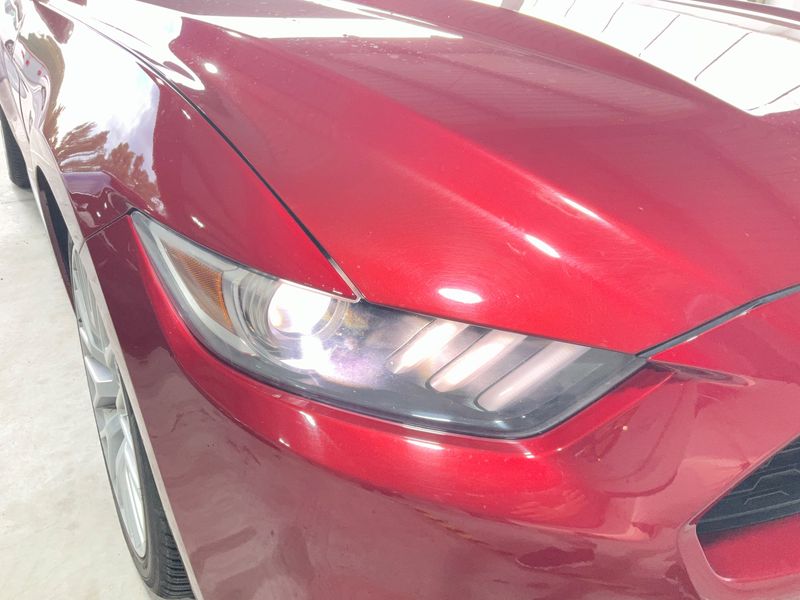 Ford Mustang 2.3 EcoBoost Fastback — zdjęcie 25