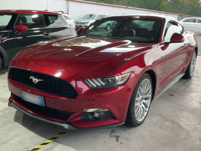 Ford Mustang 2.3 EcoBoost Fastback — zdjęcie 1