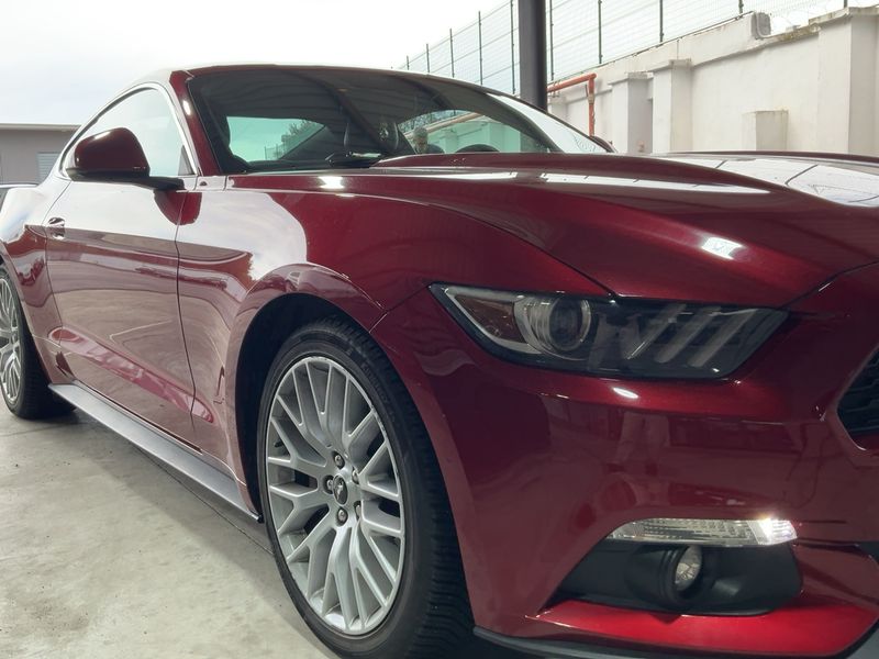 Ford Mustang 2.3 EcoBoost Fastback — zdjęcie 8