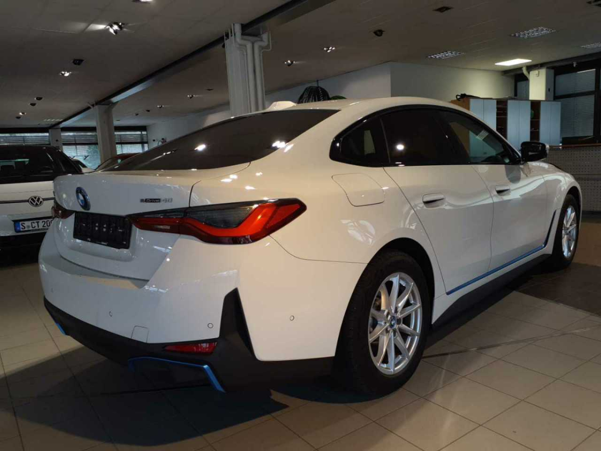 BMW i4 eDrive40 Gran Coupe — zdjęcie 3