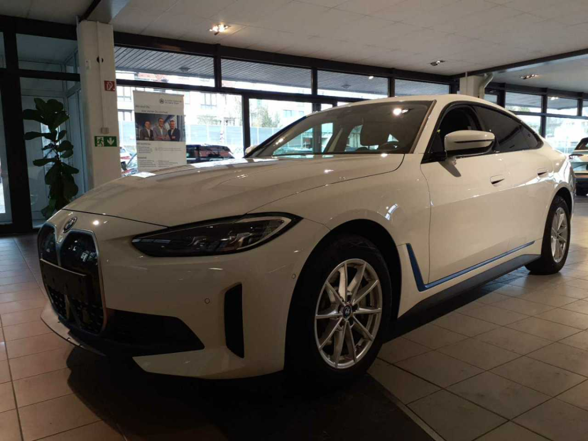 BMW i4 eDrive40 Gran Coupe — zdjęcie 1