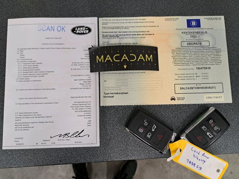 Land Rover Discovery Sport P300e Hybrid SE AWD — zdjęcie 8