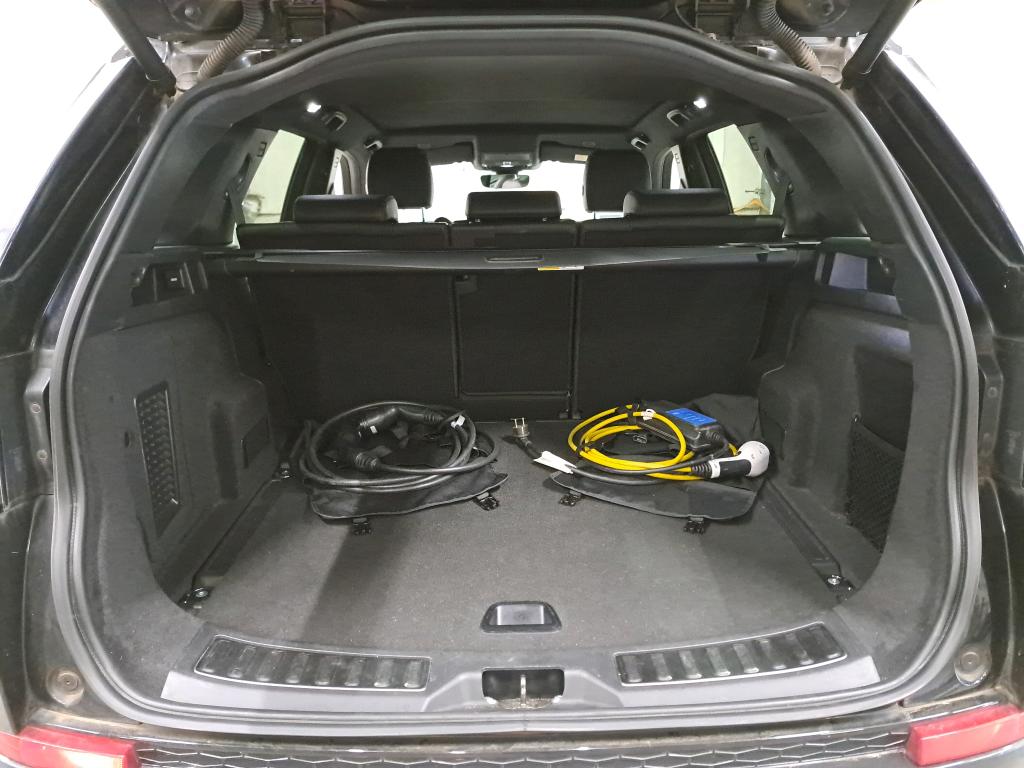 Land Rover Discovery Sport P300e Hybrid SE AWD — zdjęcie 4