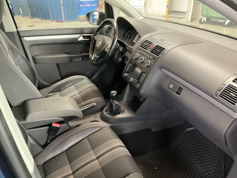 Volkswagen Touran 2.0 TDI Match BlueMotion Tech — zdjęcie 3