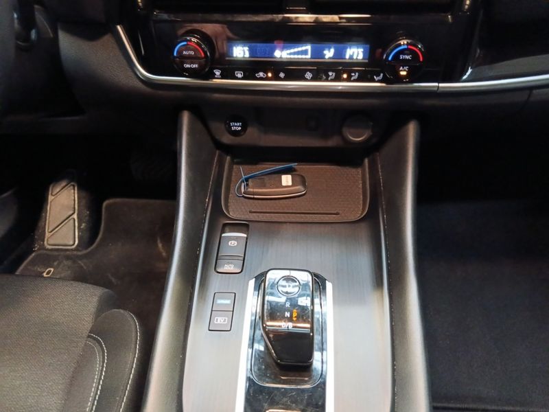 Nissan Qashqai 1.5 VC-T e-POWER N-Connecta — zdjęcie 30