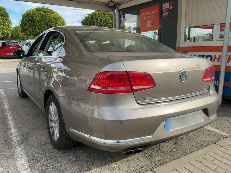 Volkswagen Passat 2.0 TDI Advance BlueMotion Tech — zdjęcie 3