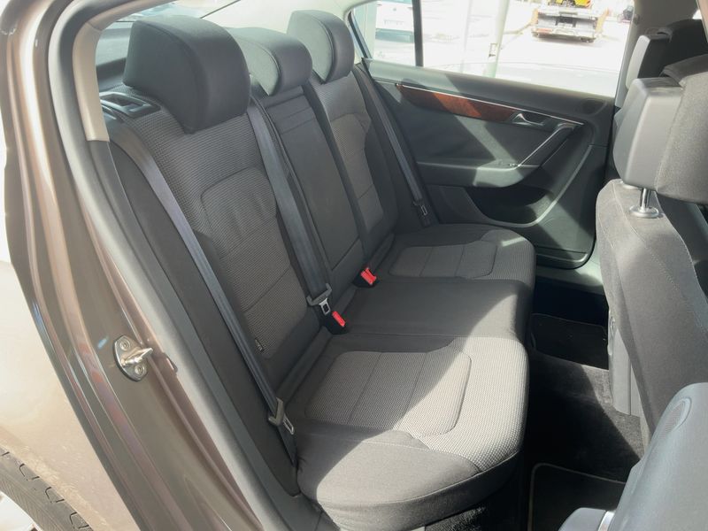 Volkswagen Passat 2.0 TDI Advance BlueMotion Tech — zdjęcie 14