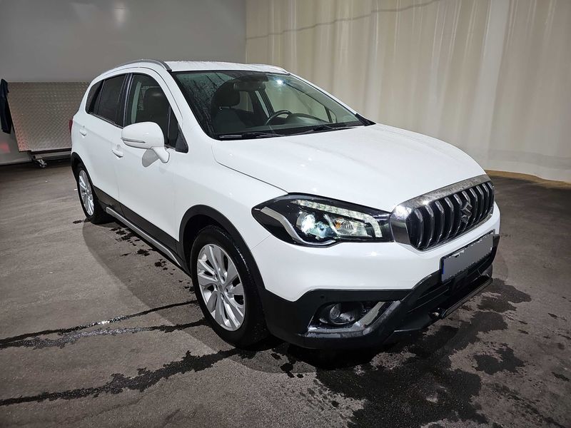 Suzuki SX4 S-Cross 1.4 BoosterJet Mild-Hybrid Comfort+ 4x4 — zdjęcie 6
