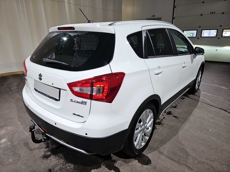 Suzuki SX4 S-Cross 1.4 BoosterJet Mild-Hybrid Comfort+ 4x4 — zdjęcie 5