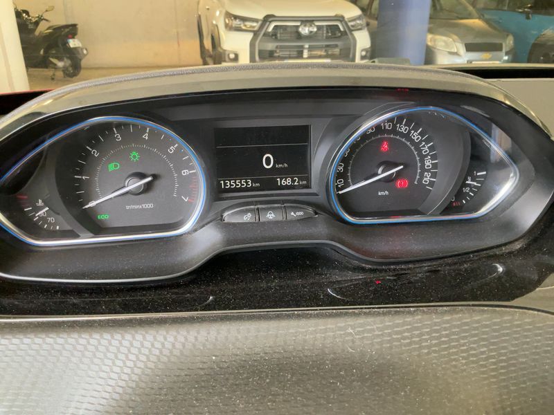 Peugeot 2008 1.2 PureTech Crossway — zdjęcie 13
