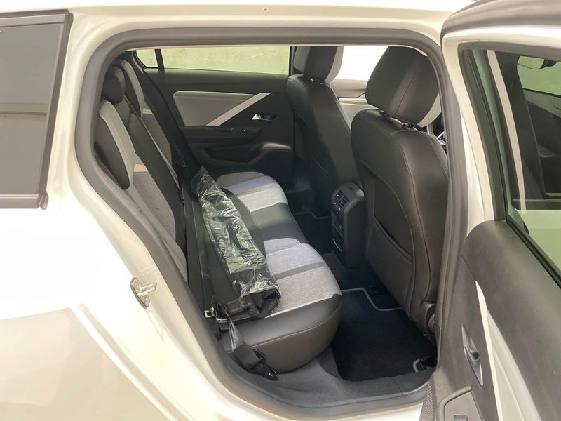 Opel Astra 1.5 CDTI Business Elegance — zdjęcie 9
