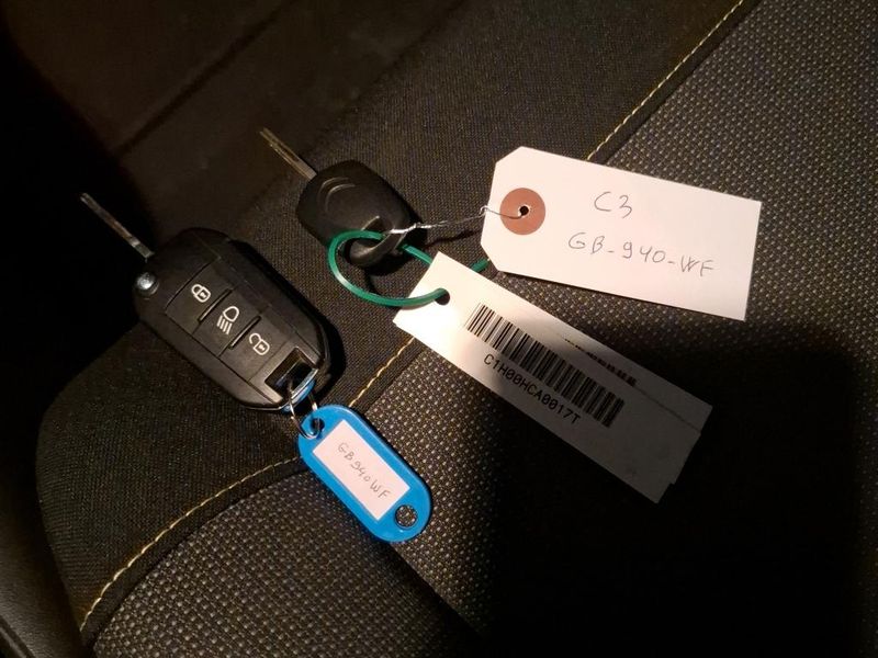 Citroen C3 1.5 Blue-HDi Société Feel Nav — zdjęcie 9