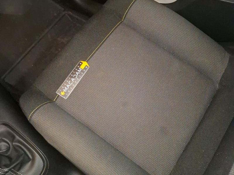 Citroen C3 1.5 Blue-HDi Société Feel Nav — zdjęcie 21