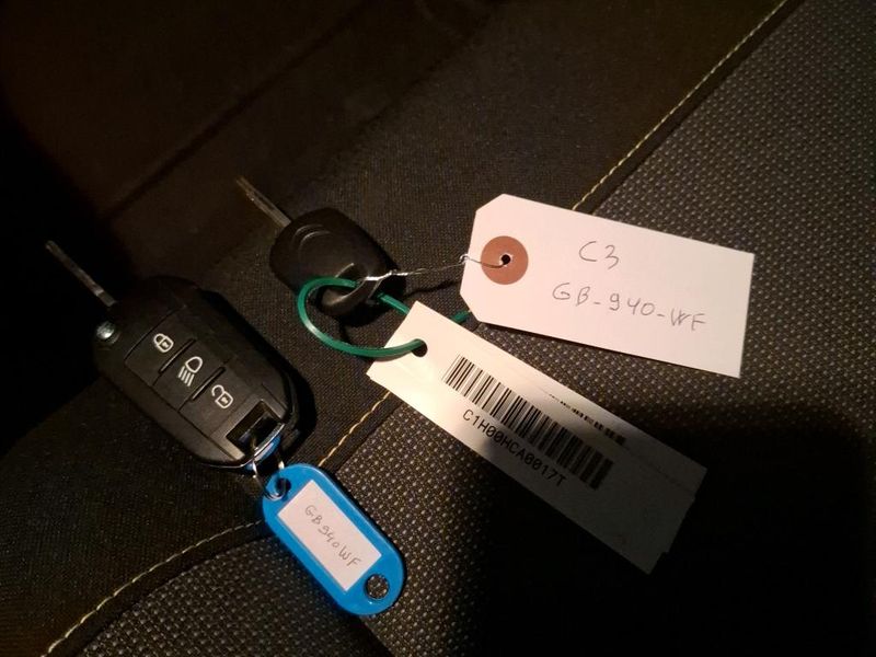 Citroen C3 1.5 Blue-HDi Société Feel Nav — zdjęcie 17