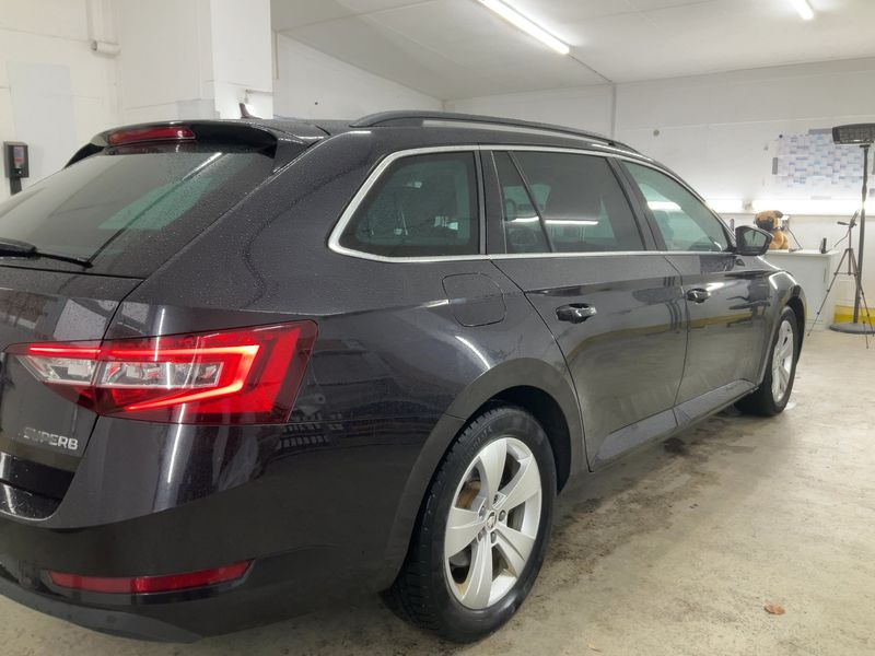 Skoda Superb 2.0 TDI Ambition — zdjęcie 6