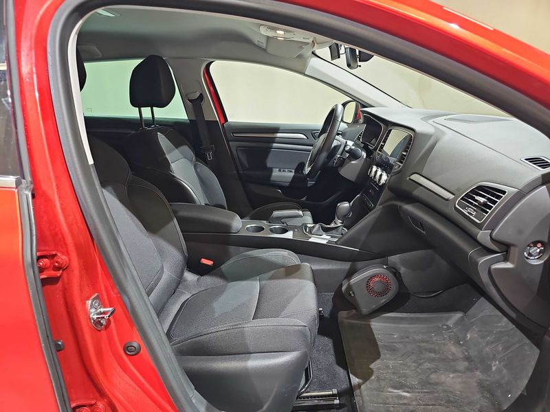 Renault Megane 1.5 BLUE dCi Techno — zdjęcie 10