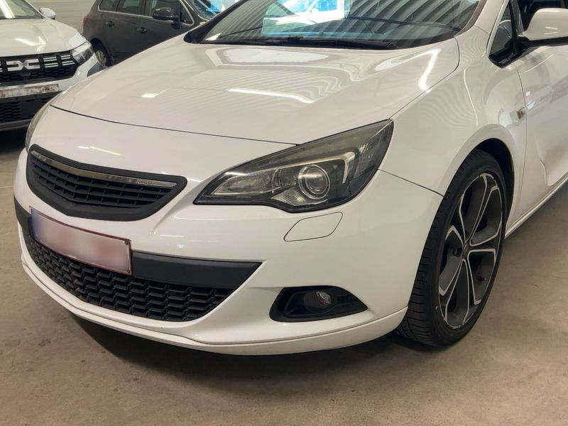 Opel Astra GTC 1.4 Turbo Innovation — zdjęcie 2