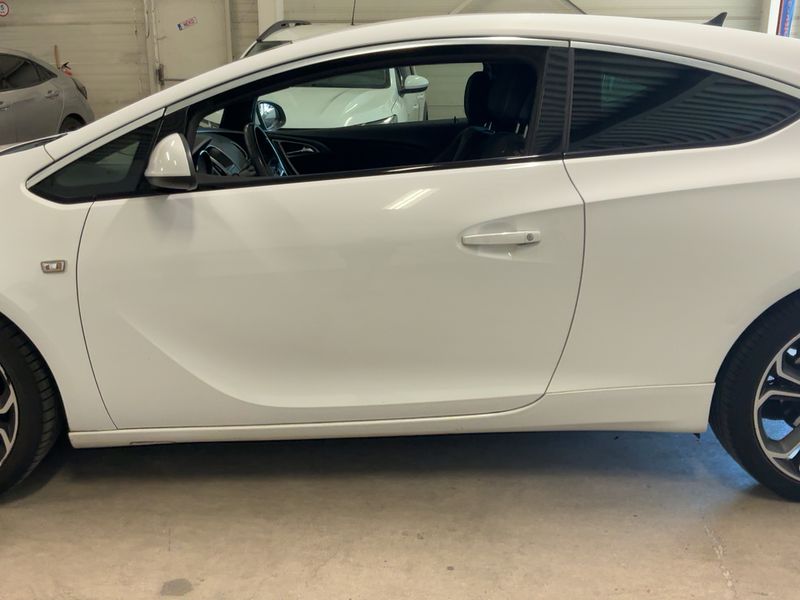Opel Astra GTC 1.4 Turbo Innovation — zdjęcie 4